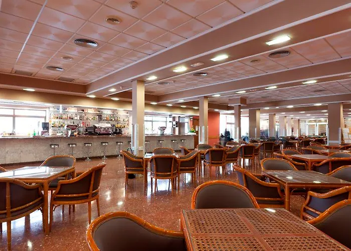 Hotel Cabana فندق بينايدورم