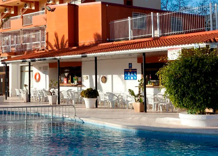 فندق Hotel Cabana 3*