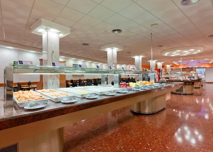 فندق Hotel Cabana بينايدورم