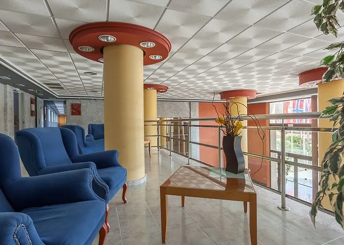 Hotel Cabana فندق بينايدورم