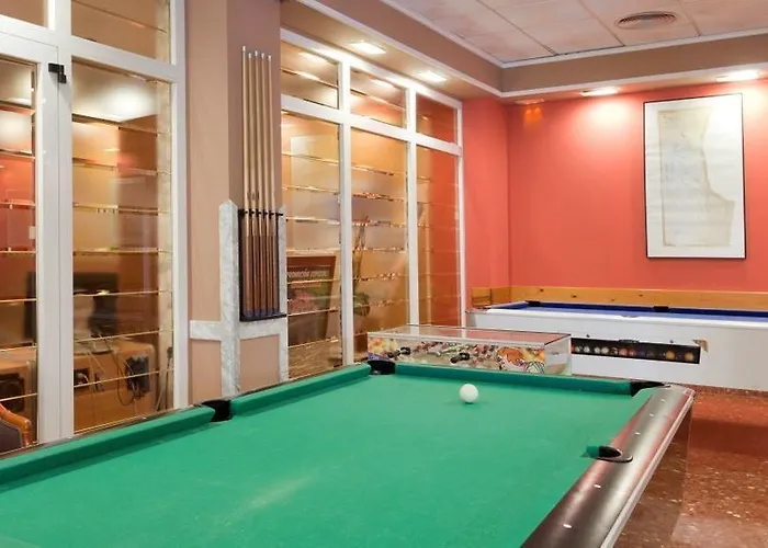 Hotel Cabana فندق 3*