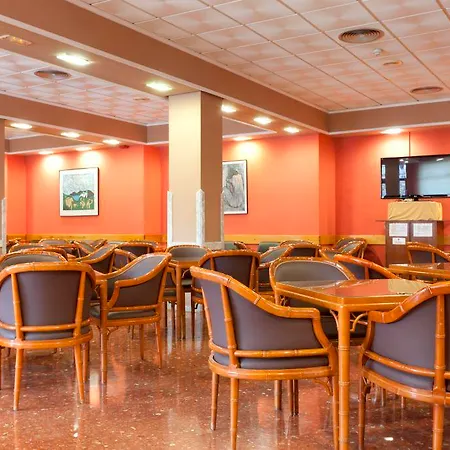 Hotel Cabana מלון 3*