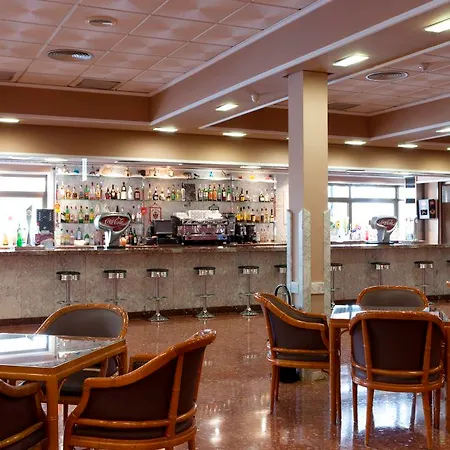 Hotel Cabana فندق 3*