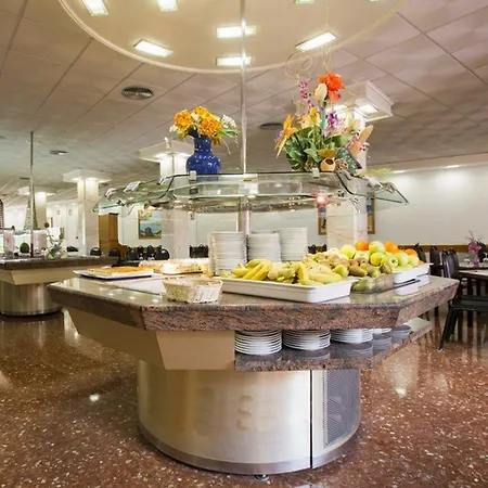 Hotel Cabana فندق بينايدورم