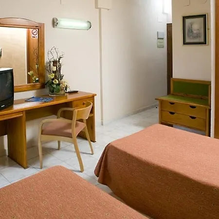 מלון Hotel Cabana