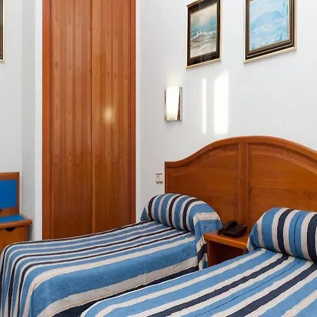 Hotel Cabana מלון 3*