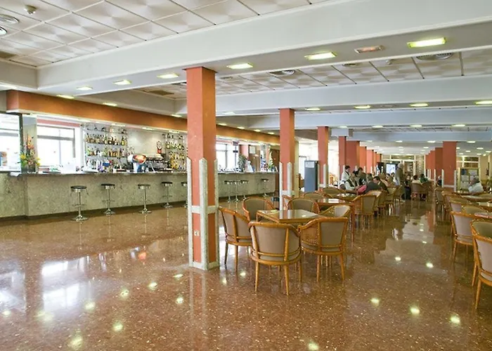 Отель Hotel Cabana 3*