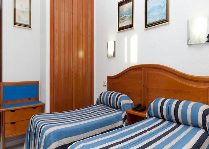 Hotel Cabana מלון 3*